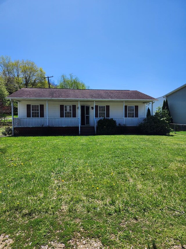 130 Veterans Dr, Richlands, VA 24641 - photo 1