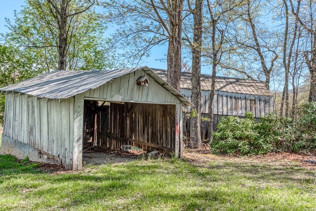 324 Mill Creek Rd, Chilhowie, VA 24319 - view of outbuilding with an outbuilding