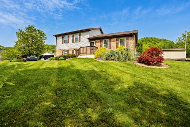 17395 Ashley Hill Cir, Abingdon, VA 24211 - tri-level home with a front yard and brick siding