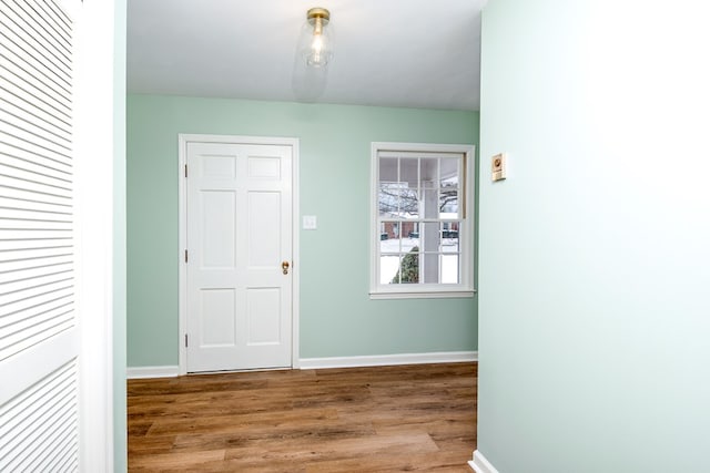 867 NE Wayne Ave, Abingdon, VA 24210 - hallway with wood finished floors and baseboards