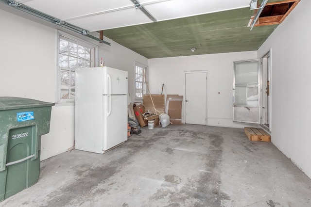 867 NE Wayne Ave, Abingdon, VA 24210 - garage featuring freestanding refrigerator