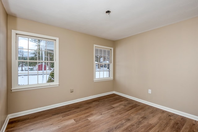 867 NE Wayne Ave, Abingdon, VA 24210 - unfurnished room with wood finished floors and baseboards