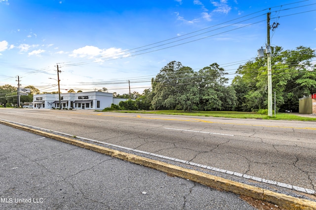 Listing photo 2 for 1864 E Pass Rd, Gulfport MS 39507