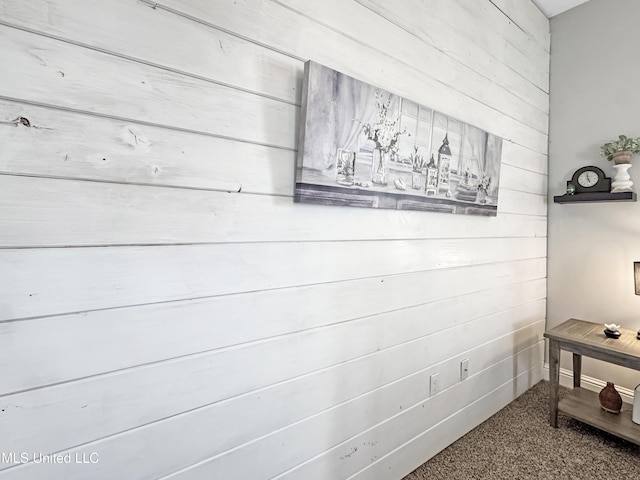14 Le Petit Cv, Long Beach, MS 39560 - detailed view of wooden walls and carpet