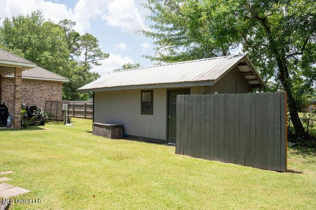 6816 Natchez St, Biloxi, MS 39532 - view of yard
