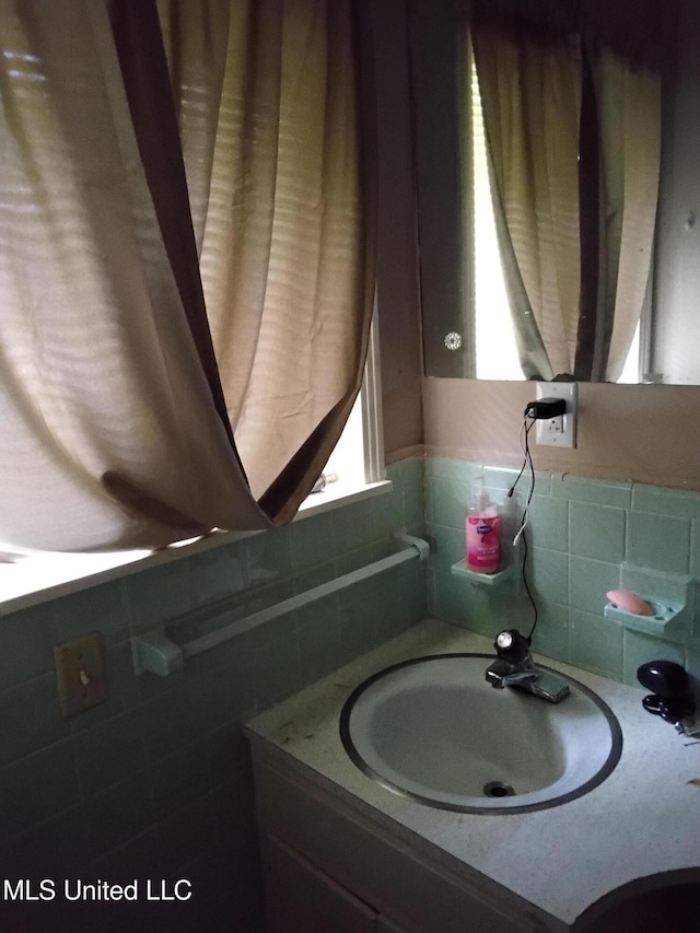 807 Line Dr, Forest, MS 39074 - bathroom with vanity