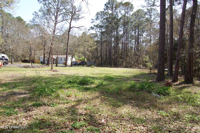 Listing photo 3 for 8420 Elm Ave, Ocean Springs MS 39564