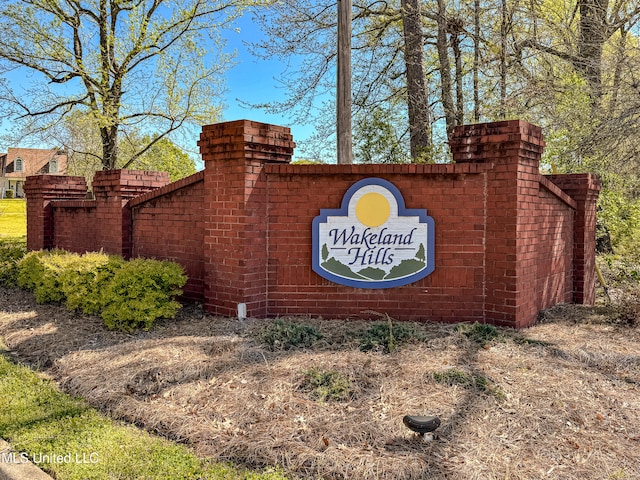 view of community / neighborhood sign