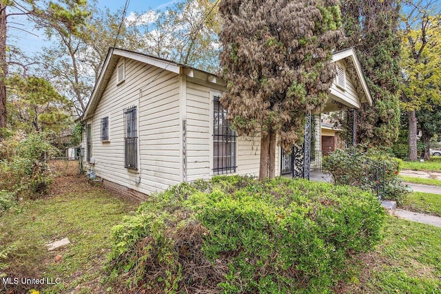518 W Ash St, Jackson, MS 39203 - view of side of home