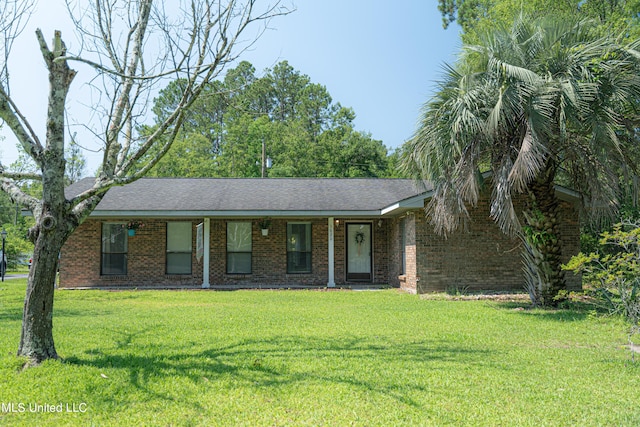 ranch-style house with a front yard