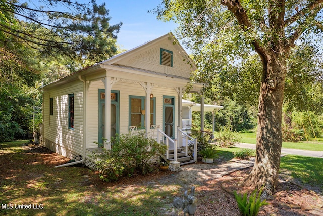 view of front of property with a porch