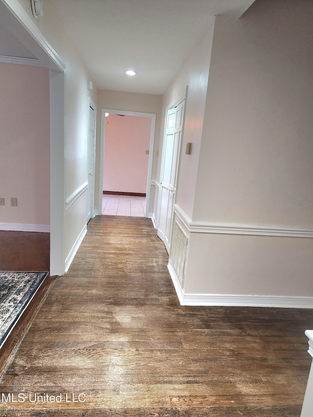 1618 Pear Orchard Pl, Jackson, MS 39211 - corridor featuring recessed lighting, wood finished floors, and baseboards