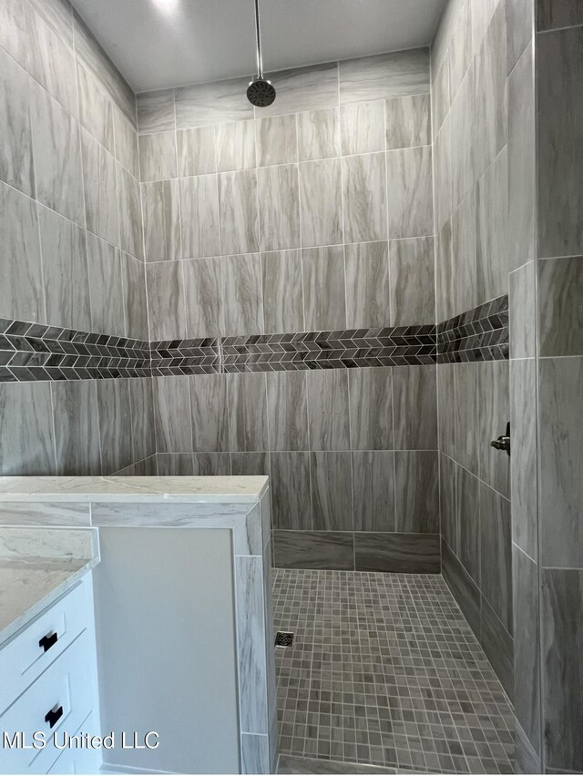 1851 Beach Blvd Unit 4, Biloxi, MS 39531 - bathroom with tiled shower