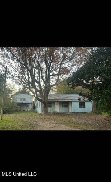 11187 Dewey Lawrence Cir, Diberville, MS 39540 - view of front facade