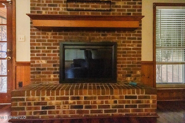 101 Lake Of Pines Dr, Jackson, MS 39206 - detailed view of a wainscoted wall