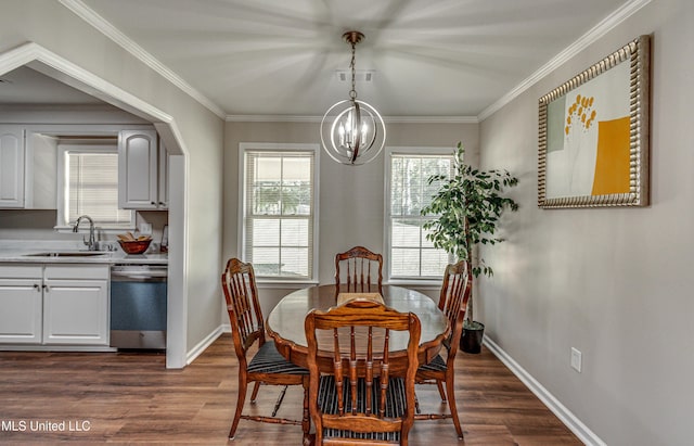 dining space featuring dark wood-style floors, visible vents, plenty of natural light, and crown molding