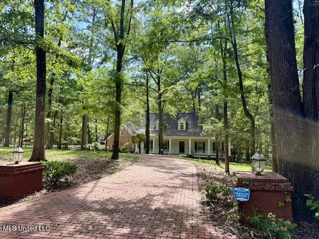 618 Gordon Pl Unit 618, Madison, MS 39110 - cape cod home featuring a porch