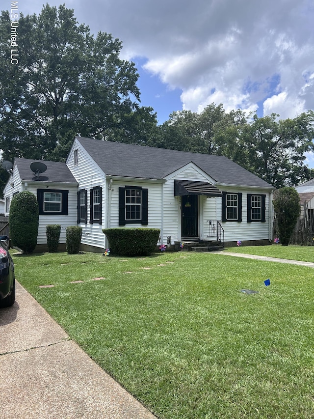117 Shadow Lawn Dr, Jackson, MS 39204 - view of front of house with a front yard and roof with shingles