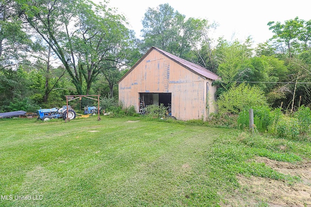 2548 Furrs Mill Dr, Wesson, MS 39191 - view of pole building featuring a lawn