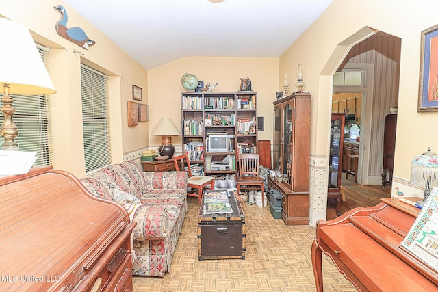 2548 Furrs Mill Dr, Wesson, MS 39191 - living area featuring vaulted ceiling and arched walkways