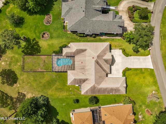 7528 Crooked Stick Dr, Diamondhead, MS 39525 - bird's eye view of a pool area