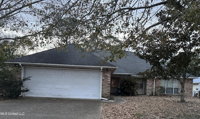 view of front facade featuring a garage