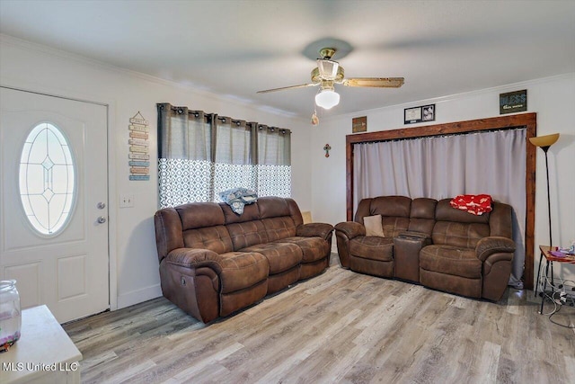 560 Bailey St, Mendenhall, MS 39114 - living room featuring wood finished floors, ceiling fan, and ornamental molding
