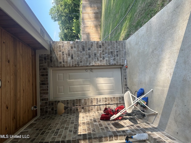 109 Brunswick Cv, Canton, MS 39046 - view of garage