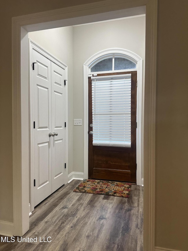 109 Brunswick Cv, Canton, MS 39046 - entrance foyer with wood finished floors and baseboards