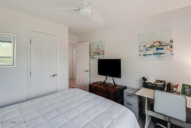 2421 Beachview Dr Unit D07, Ocean Springs, MS 39564 - bedroom featuring a ceiling fan