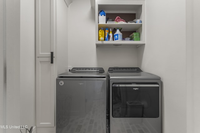 6416 Oliwa Pl, Diamondhead, MS 39525 - laundry room featuring washer and clothes dryer