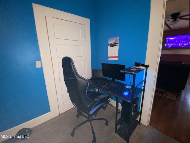 office space with ceiling fan