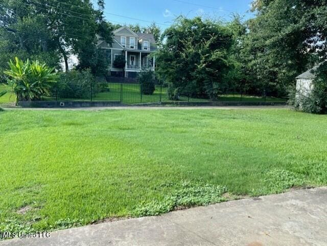 206 Linton Ave, Natchez, MS 39120 - view of yard