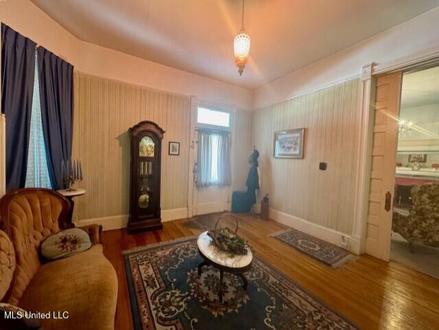 206 Linton Ave, Natchez, MS 39120 - living area with wood finished floors and baseboards