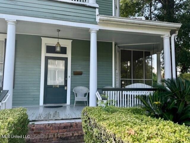 206 Linton Ave, Natchez, MS 39120 - entrance to property featuring a porch