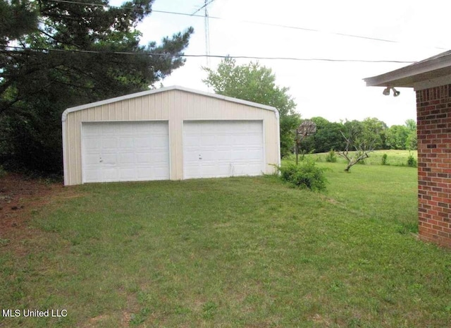 view of detached garage