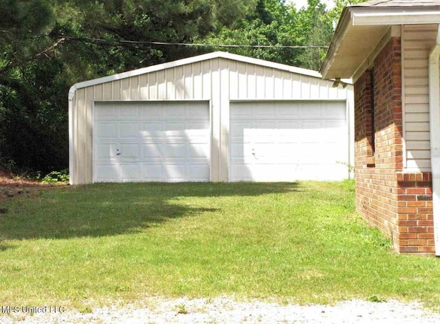 view of detached garage