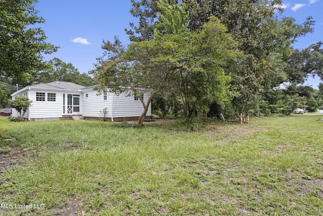 157 Saint Charles Ave, Biloxi, MS 39530 - view of yard with entry steps