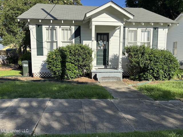 105 Linton Ave, Natchez, MS 39120 - view of front facade with roof with shingles