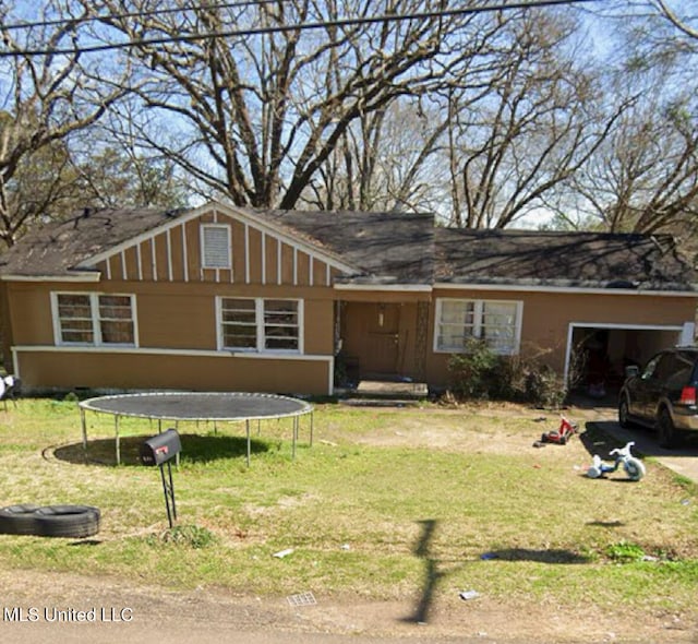 948 Terrace Ave, Jackson, MS 39209 - view of front of house featuring a front lawn