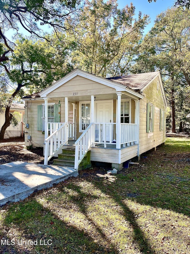 view of front facade featuring a porch