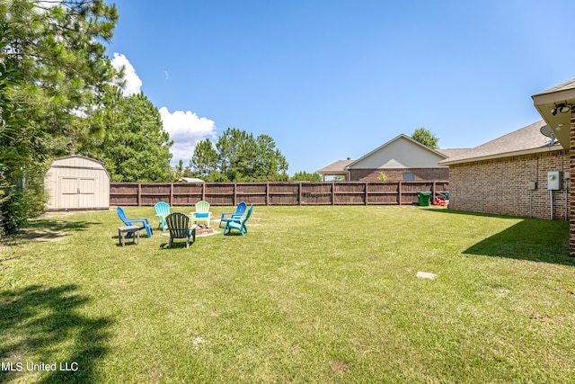 view of yard with a shed