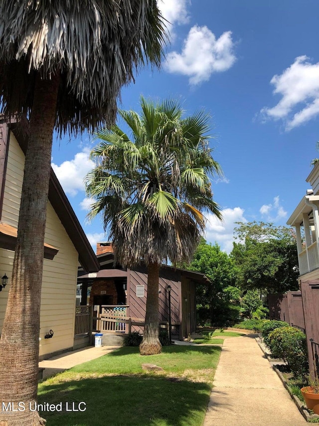 2501 Gulf Ave Unit 22, Gulfport, MS 39501 - view of green lawn
