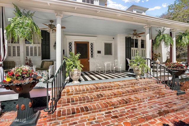 doorway to property with covered porch and a ceiling fan