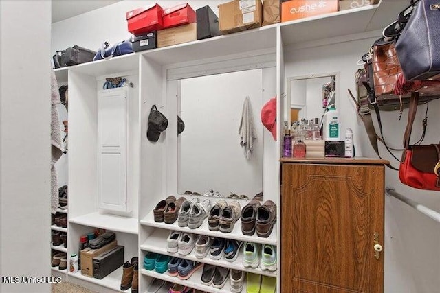 19101 Rucks Krans Rd, Moss Point, MS 39562 - view of mudroom