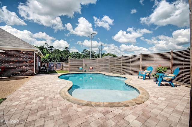 312 Faith Way, Brandon, MS 39042 - view of swimming pool featuring a patio and a fenced backyard
