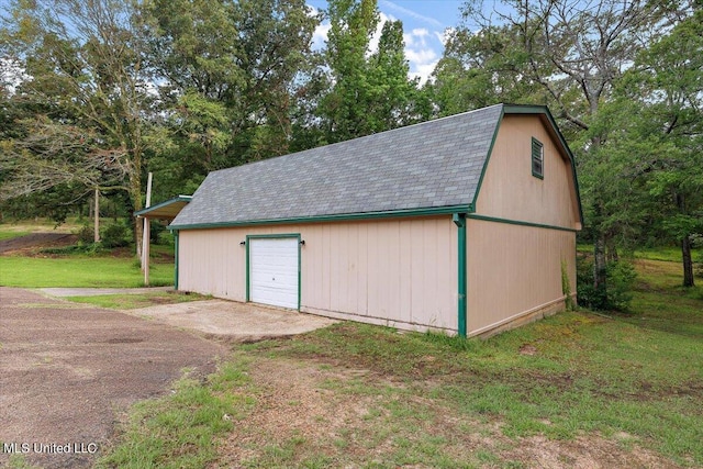 detached garage with driveway