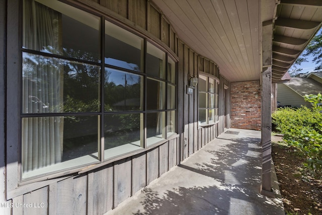 160 Marblehead Ct, Jackson, MS 39211 - view of property exterior with a porch