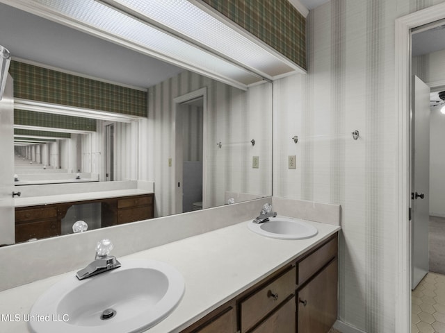 160 Marblehead Ct, Jackson, MS 39211 - full bathroom with wallpapered walls and double vanity