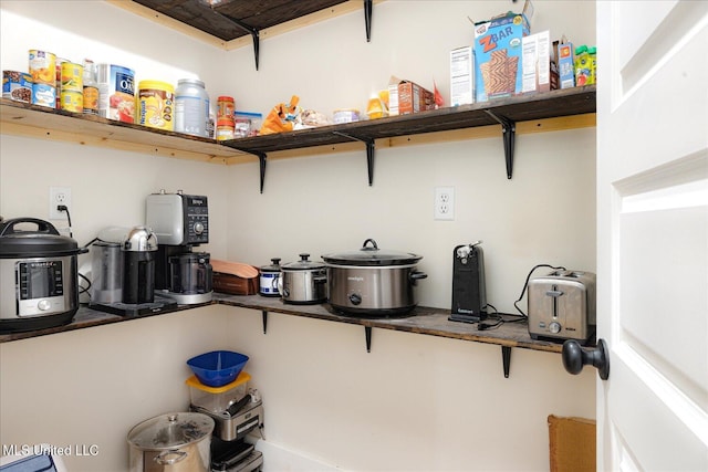335 Aaron Rd, Sarah, MS 38665 - view of pantry